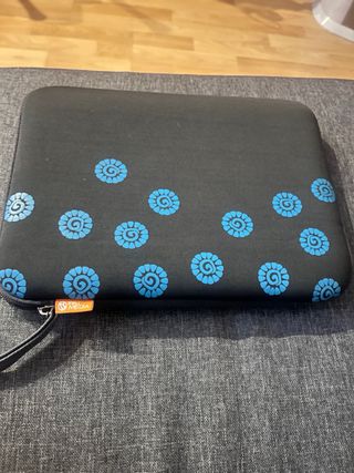 Mini HP 110 rosa con funda y cargador