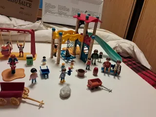Playmobil Parque Infantil y Figuras