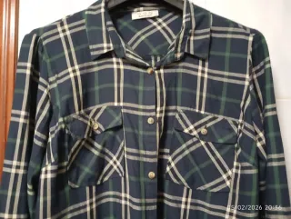 Camisa de cuadros azul y verde