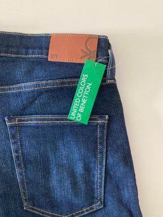 Benetton. Pantalón vaquero slim. W32