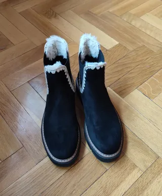 Botines negros para mujer. Talla 38.