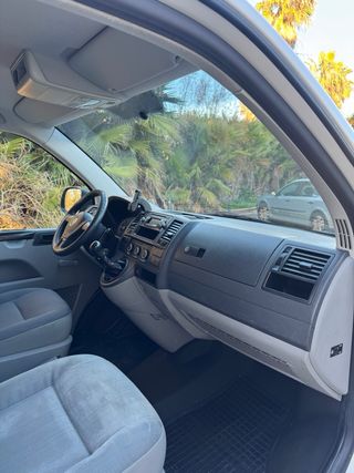 Volkswagen Transporter T5 2012