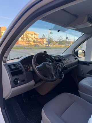 Volkswagen Transporter T5 2012