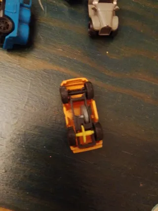 Coche plástico años 80