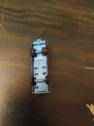 Coche plástico años 80