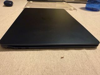 MacBook Air 13 M2 con golpe