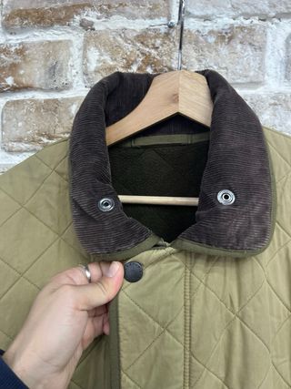 Chaqueta Barbour acolchada verde y marrón