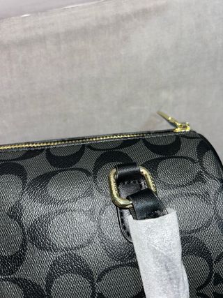 Bolso Coach Negro y Dorado