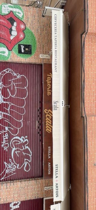 Toldos beige y marrones