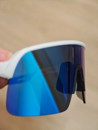 Gafas de sol deportivas blancas modelo Sutro