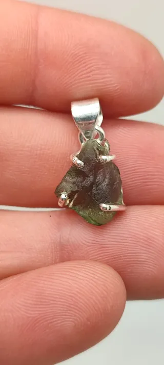 Colgante de Plata y Moldavita.