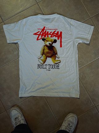 T-shirt Stussy Urso Built Tough Branca