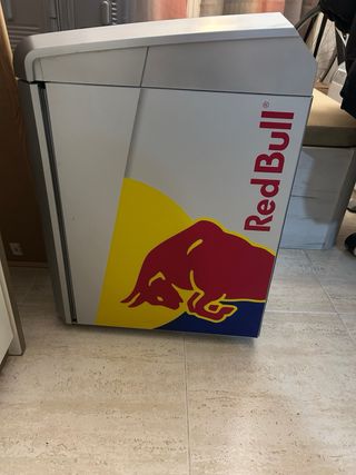 Mini Nevera Red Bull