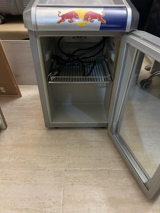 Mini Nevera Red Bull