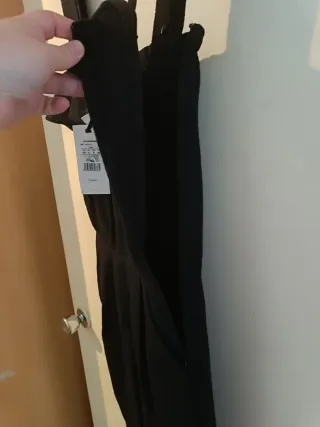 Mono negro con volantes