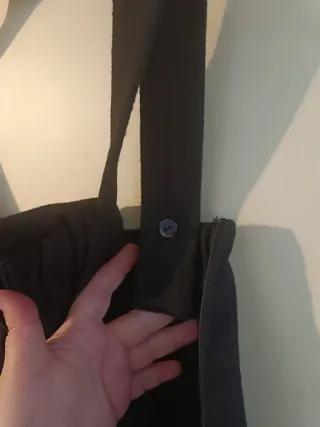 Mono negro con volantes