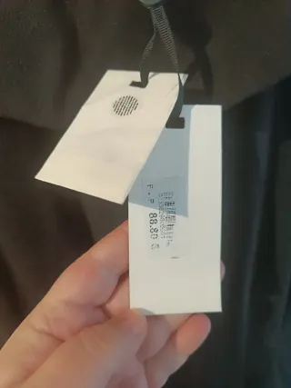 Mono negro con volantes