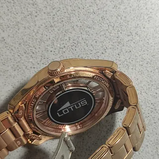 Reloj Lotus Dorado