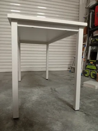 Mesa de oficina blanca