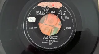 THE BEATLES - Lote 3 discos single (VER DESCRIP.)