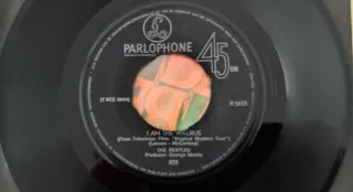 THE BEATLES - Lote 3 discos single (VER DESCRIP.)