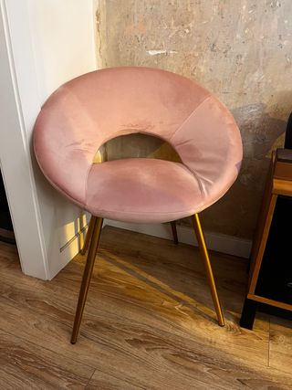 Silla terciopelo rosa patas doradas Estilo retro