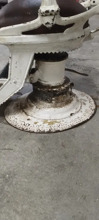 Antiguo sillón barbero/dentista madera