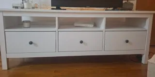 Mueble TV blanco y madera