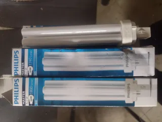 4 Lámp Philips 26W 2 pines 1800 lumen y 1 de 1750