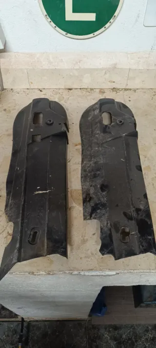 Cubre cadena Derbi Variant Negro