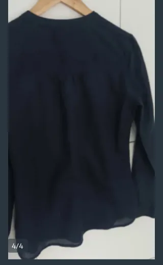 Blusa azul de manga larga