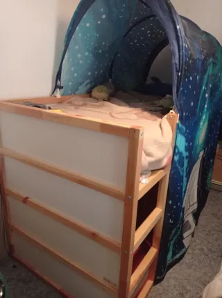 Cama infantil Ikea con tienda