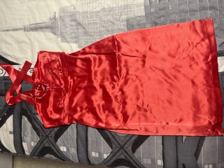 Vestido de fiesta,tejido saten muy comodo