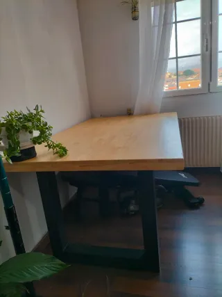 Mesa comedor madera maciza y metal