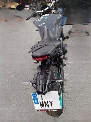 Yamaha MT-09 2024 (95cv) limitación gratis.