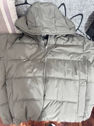 Chaqueta ZARA con capucha