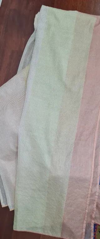 2 Cortinas 80x180 cm con cinta fruncida.