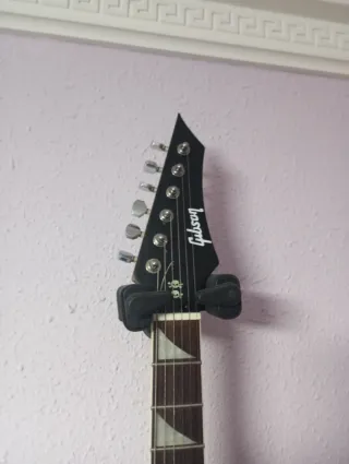 Guitarra Eléctrica Flying V Modificada