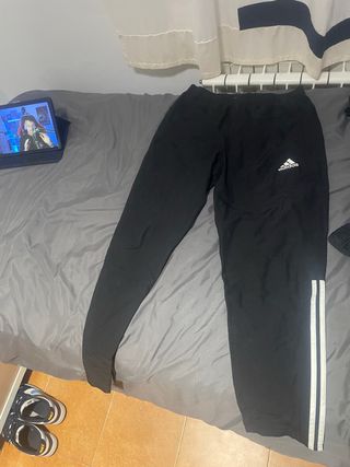 Pantalón chándal Adidas negro