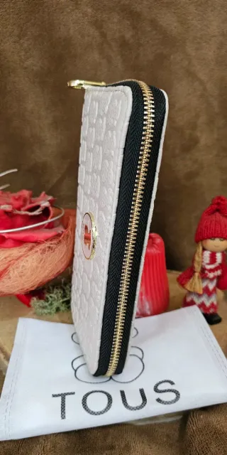 Carteira Tous Bege com Detalhe Dourado