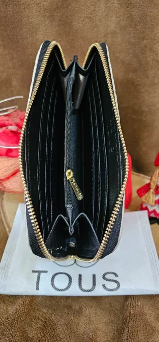 Carteira Tous Bege com Detalhe Dourado