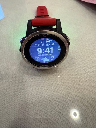 Garmin Fenix 5s Plata/Rojo