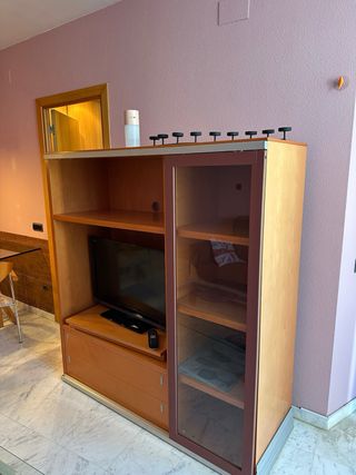 Mueble librería/TV madera puerta cristal corredera