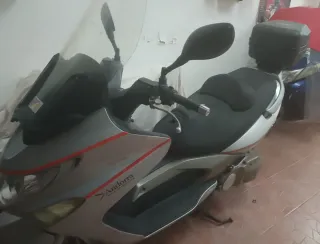 Moto Kymco xcitin 500R Maxi Scooter Automática