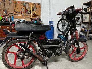 Derbi Variant con papeles