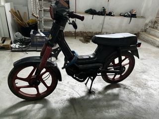 Derbi Variant con papeles