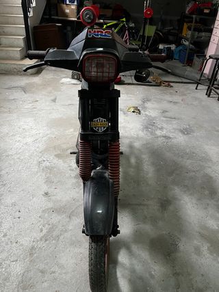 Derbi Variant con papeles