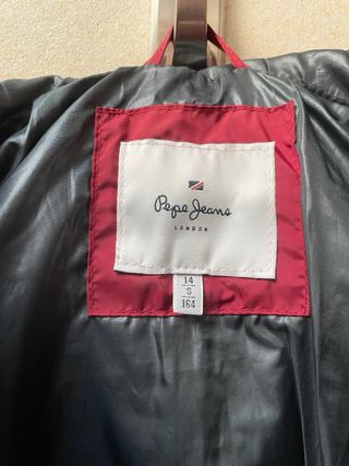 Chaqueta Pepe Jeans niño con capucha.