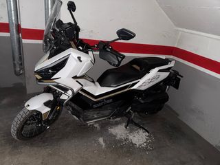 Zontes 368G Adventure Blanca y Dorada