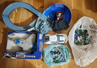 Lote Juguetes: Coche RC, Patinete, Figuras